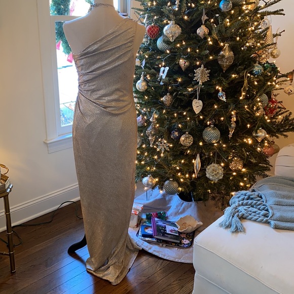 Lauren Ralph Lauren Evening Metallic one-shoulder Gown - Picture 6 of 8
